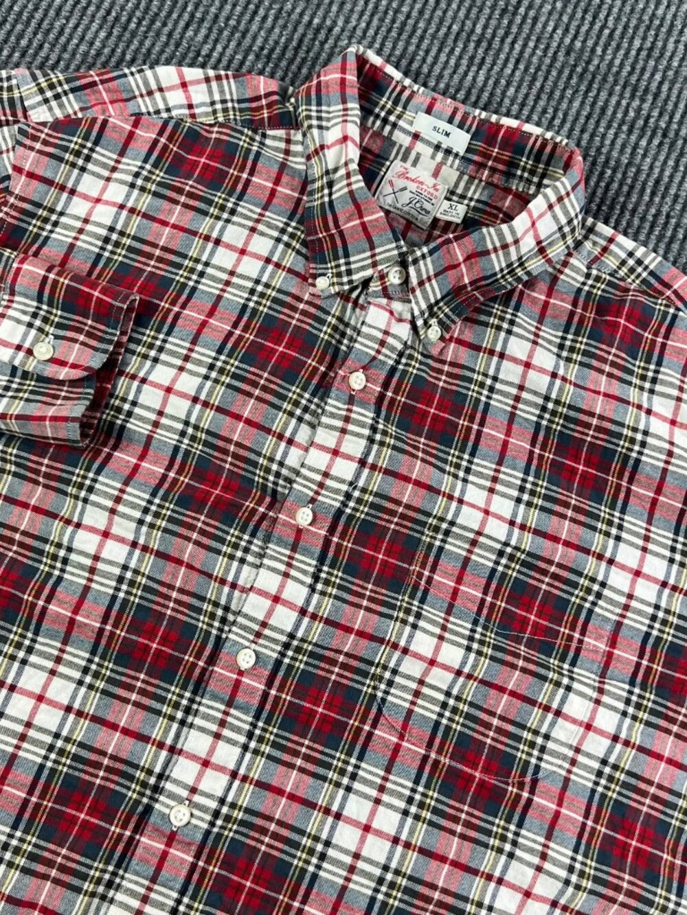 J.Crew Broken-In Oxford Shirt Mens XL Red Black Plaid Slim Fit Button Down